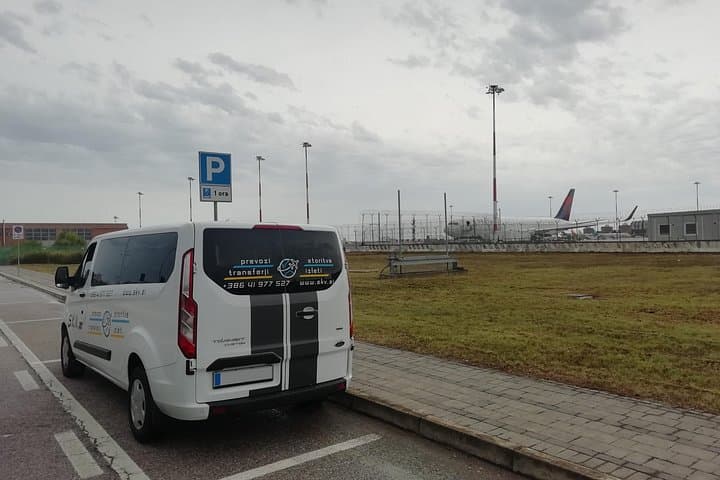 Transfer from Venice Airport to Trieste