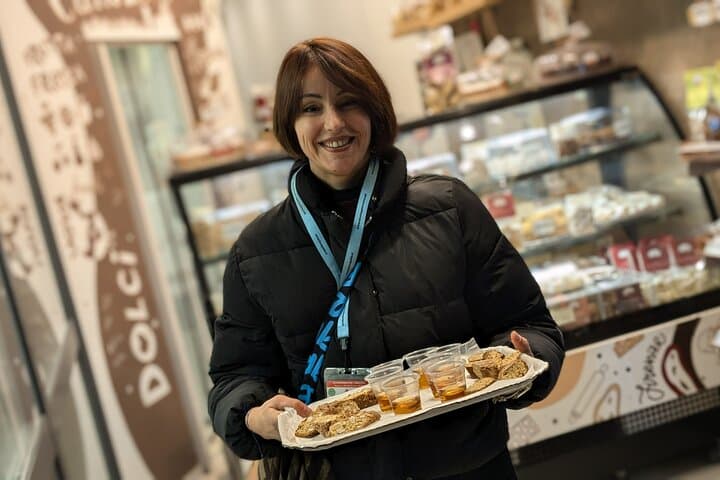Florence Street Food Walking Tour with Wine in Duomo Area