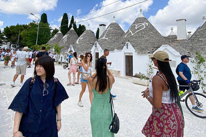 stroll among the trulli
