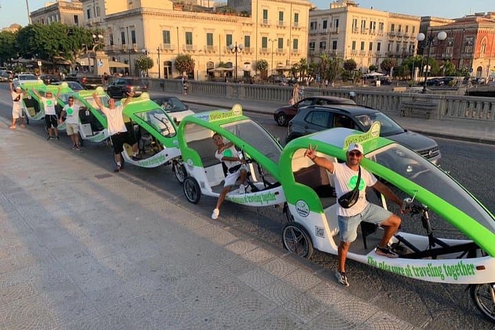 VeloTour guidati da driver professionali con foto e soste dei monumenti storici di Siracusa