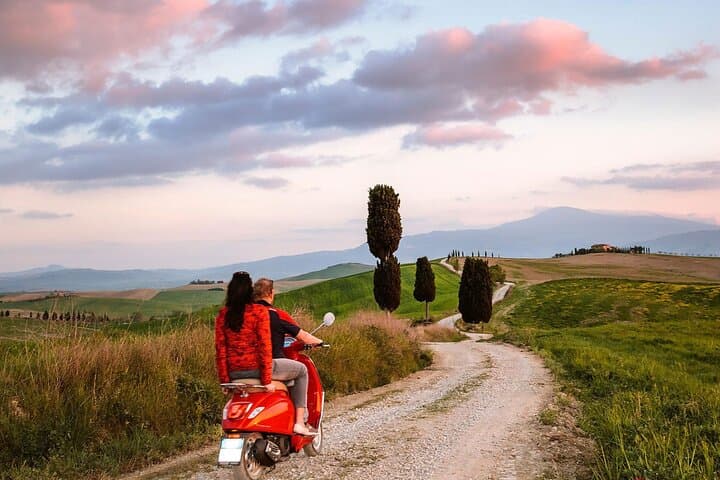 Vespa tour in Rome with Dinner