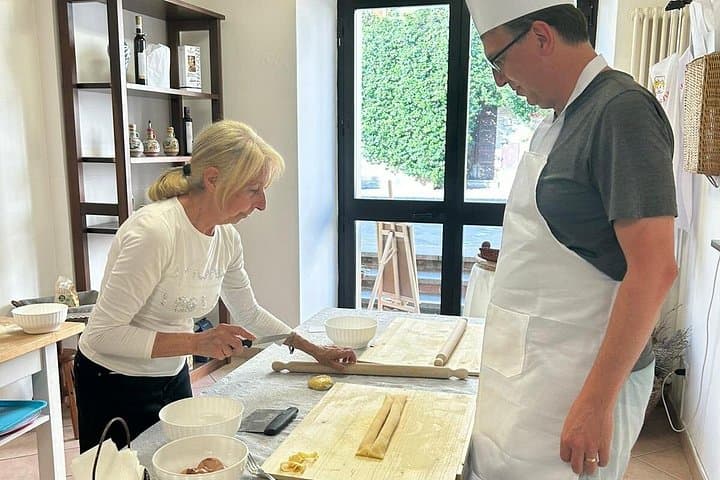 Fettuccine & Ravioli Class in Assisi’s Home-Style Cooking School