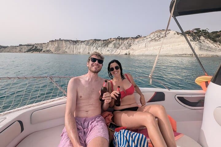 Scala dei Turchi in 3.5 hours, boat tour with stops for swimming