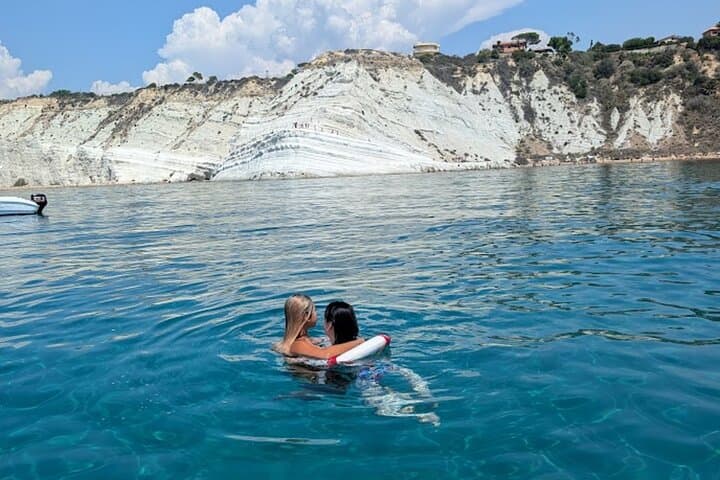 Scala dei Turchi in 3.5 hours, boat tour with stops for swimming