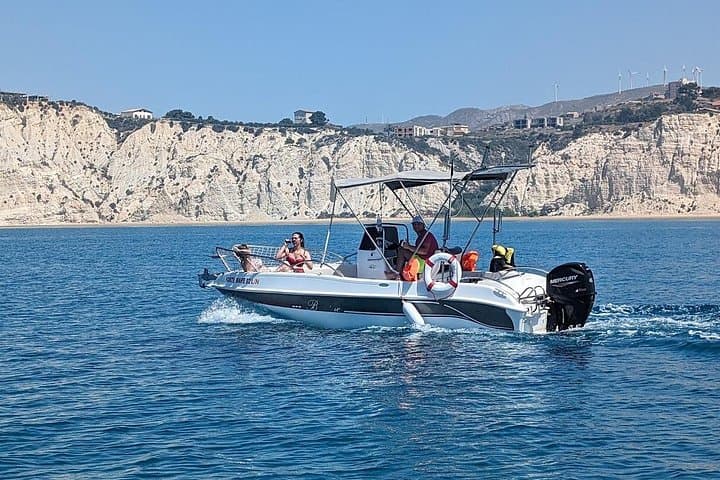 Private boat tour with aperitif at Scala Dei Turchi