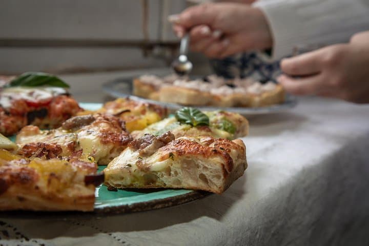 Authentic Pizza-Making Class with Lake Como Views