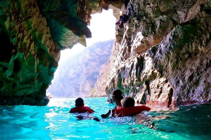 2 hours Capri private boat tour
