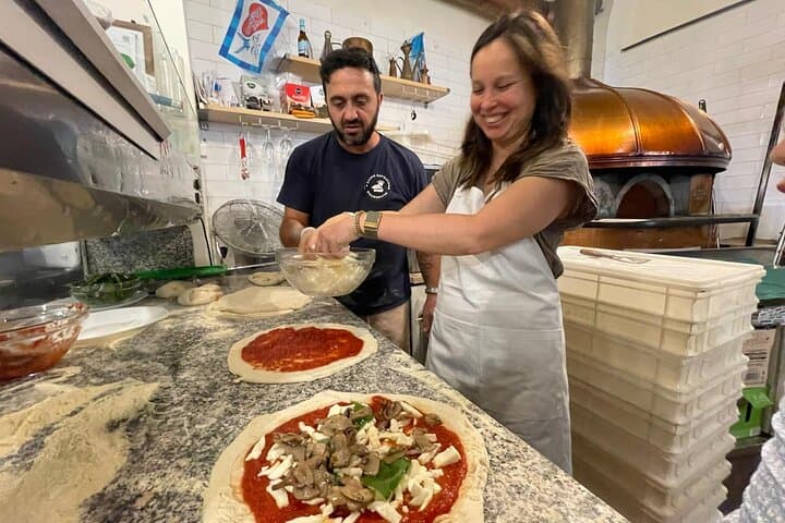 Rome: Neapolitan Pizza Cooking Class in Front of the Vatican