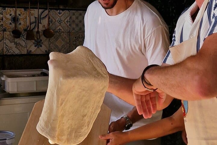 Sorrento: Pizza Making Class & Dinner with Seaview