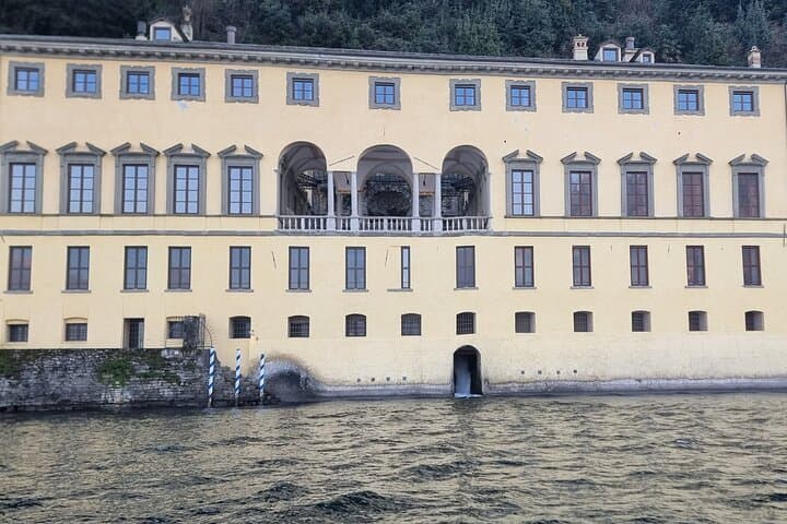 Shared Mini Tour 2 hours on Lake Como, Aperitif and Discoveries