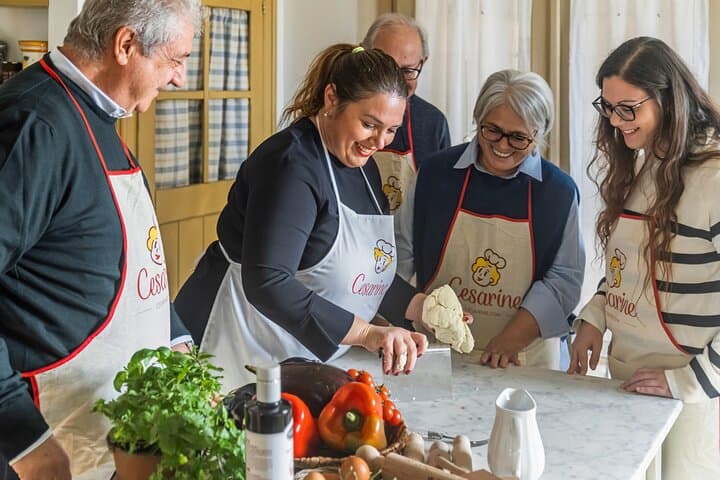 Syracuse Walking Tour & Traditional Cooking Class with Wine