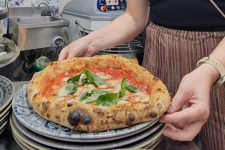 Authentic Margherita Pizza Making Class in Naples