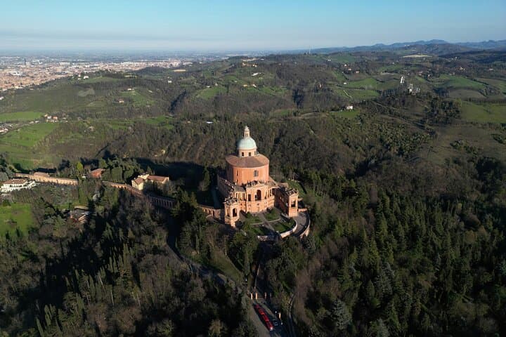 Private Transfer from Bologna Airport to Florence