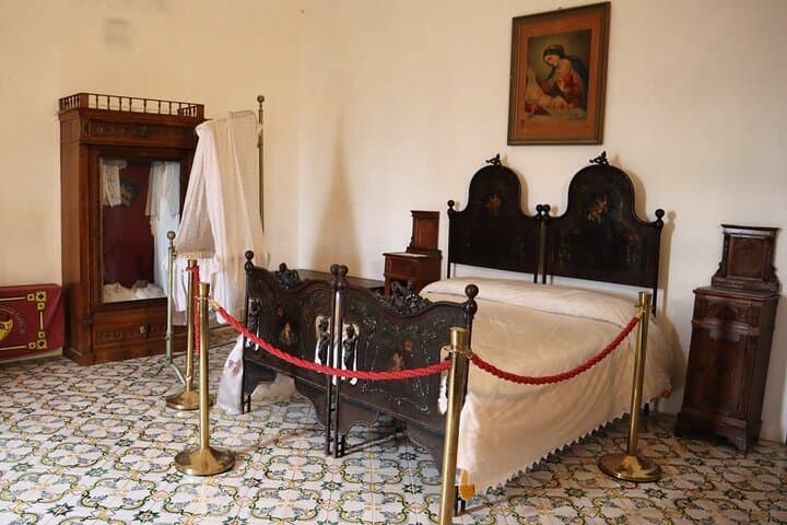 Palermo: Medieval castles of Caccamo & Cefalù. Small Group Tour