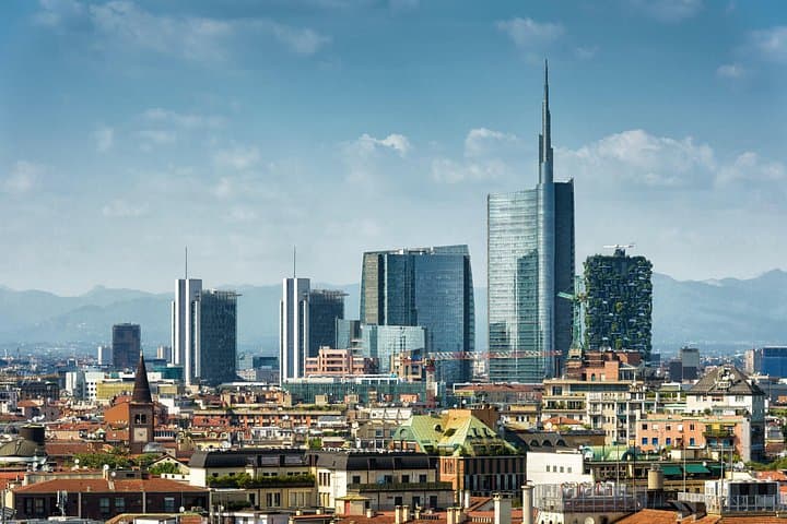Florence to Milan Private Direct Transfer Service, Local Driver