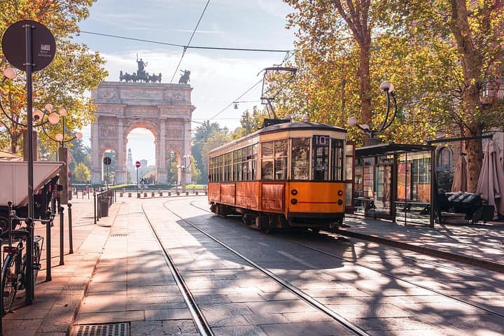 Florence to Milan Private Direct Transfer Service, Local Driver