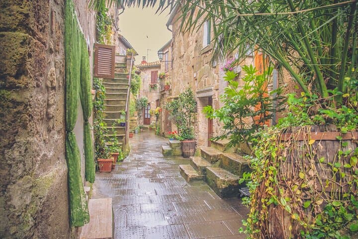 The spectacular dying city Civita di Bagnoregio&the Monster Park
