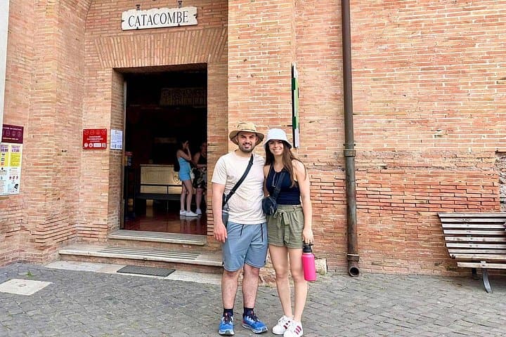 Mamertine Prison and Catacombs Tour with minivan & tour leader