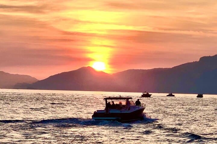 Private Tour: Amalfi Coast Sunset Cruise from Positano