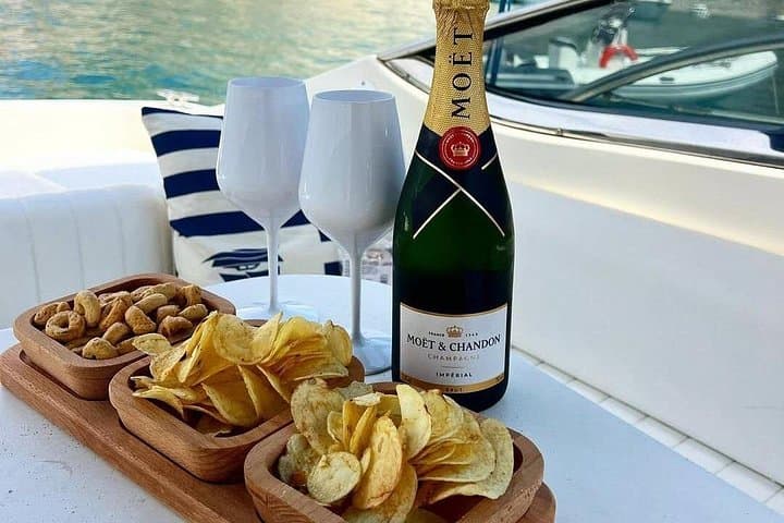 Full day Capri Island Small Group Boat Tour from Naples