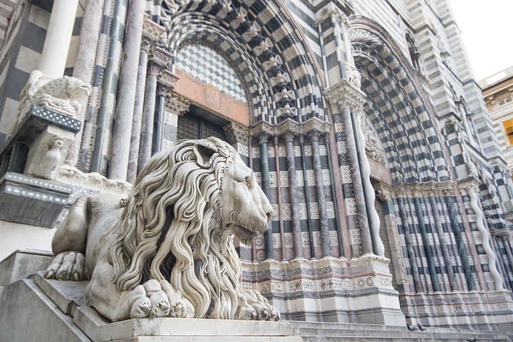 Florence to Genoa Private Door-To-Door Custom Transfer Service