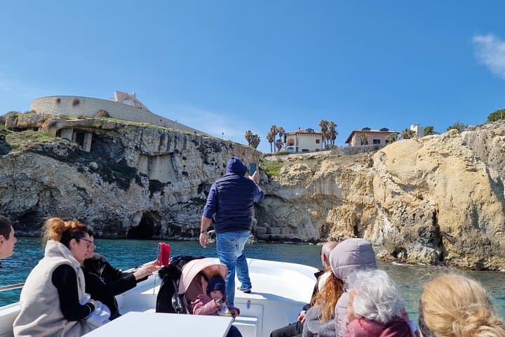 Syracuse Boat tour of Ortigia and Sea Caves with swimming stop