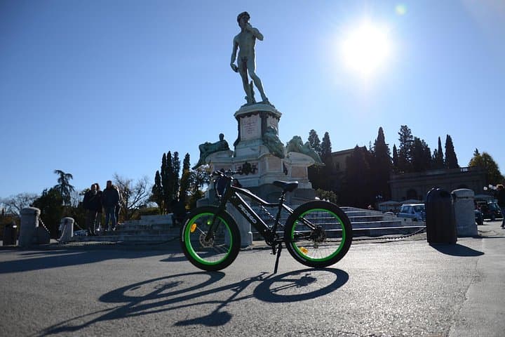 Florence: Guided E-Bike Tour to Piazzale Michelangelo