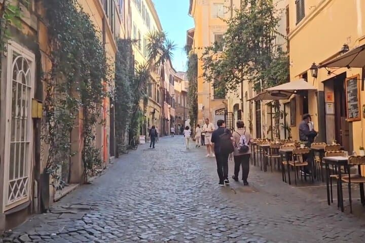 Rome Private Golf Cart and Street Food Tour