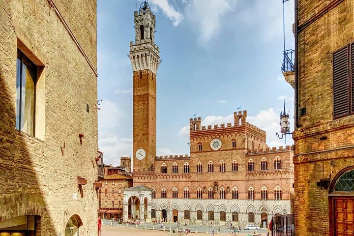 Siena: City Walk with Audio Guide in 7 Languages on your Phone