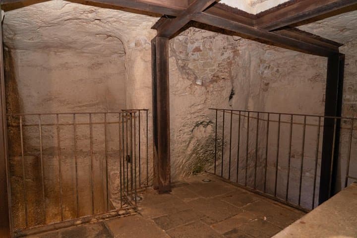 Jewish Museum and Ancient Jewish District - Private guided tour