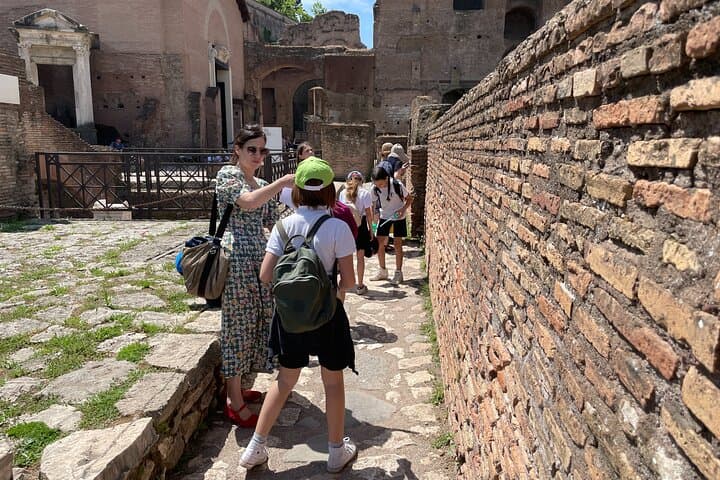The Roman Forum Mystery A Treasure Hunt for the Whole Family