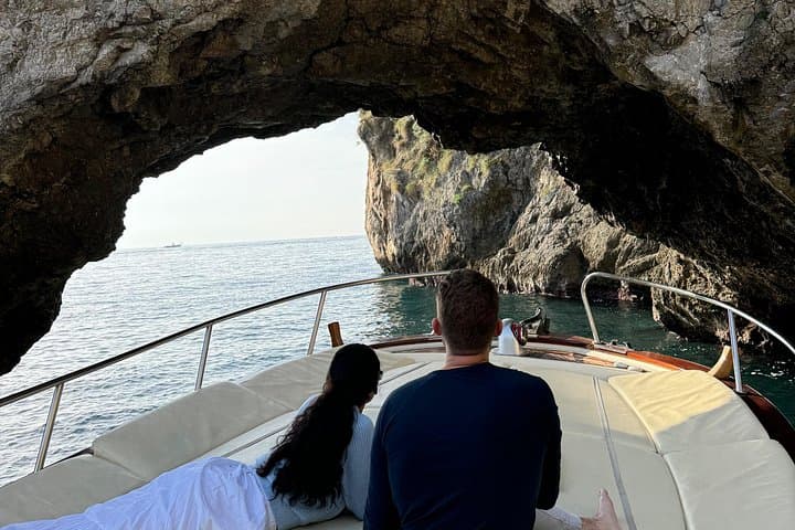 Private Golden Hour on the Amalfi Coast: A Scenic Boat Experience