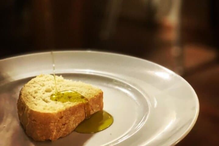 Dinner with wines and typical dishes in a secret cave in Siena