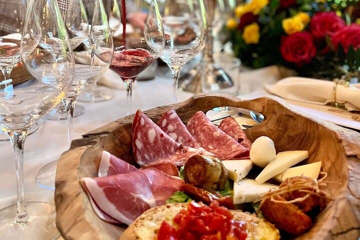 Florence: Private Cooking Class in San Gimignano and Wine Tasting