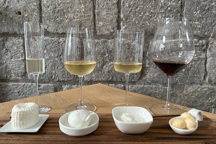4 Wines and 4 Mozzarella Tasting