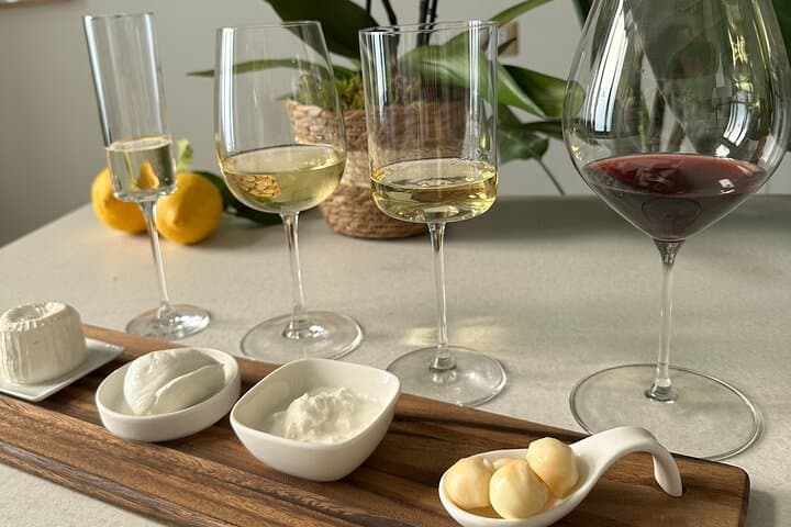 4 Wines and 4 Mozzarella Tasting