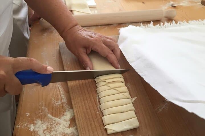 Roots and Flavours Cooking School between Tradition and Sustainability