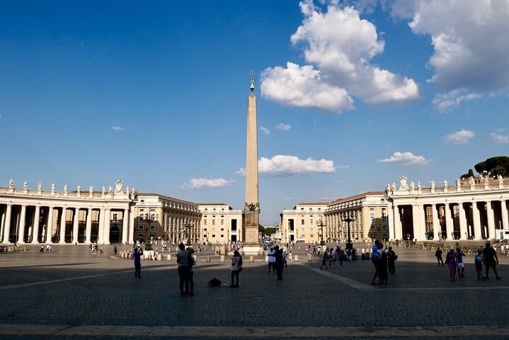 Rome Fast Track Entry St Peter Basilica Grottoes and Square