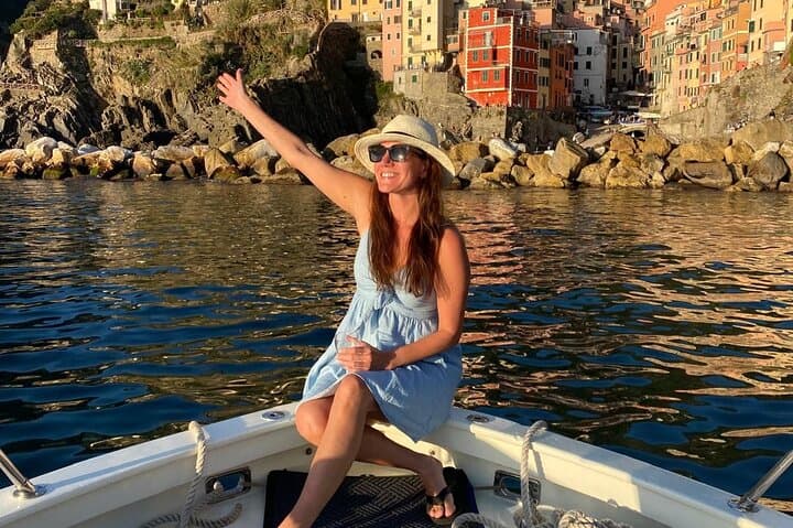 Cinque Terre Sunset Boat Tour Experience with Aperitivo and Swim