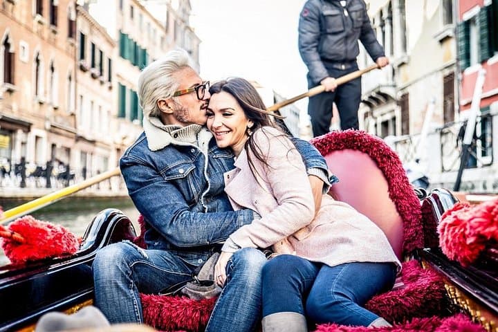 Romantic Evening Gondola Ride on the Grand Canal