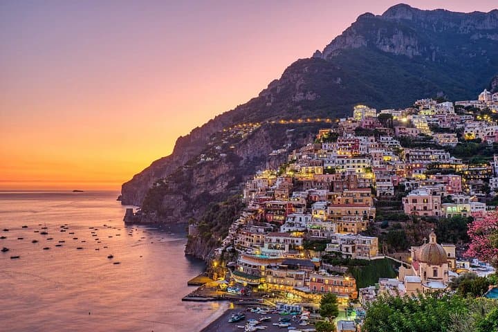 Private transfer from Naples to Amalfi, 2h of sightseeing stop