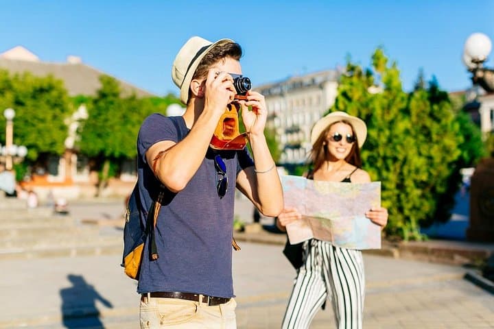 Explore Como in 60 minutes with a Local