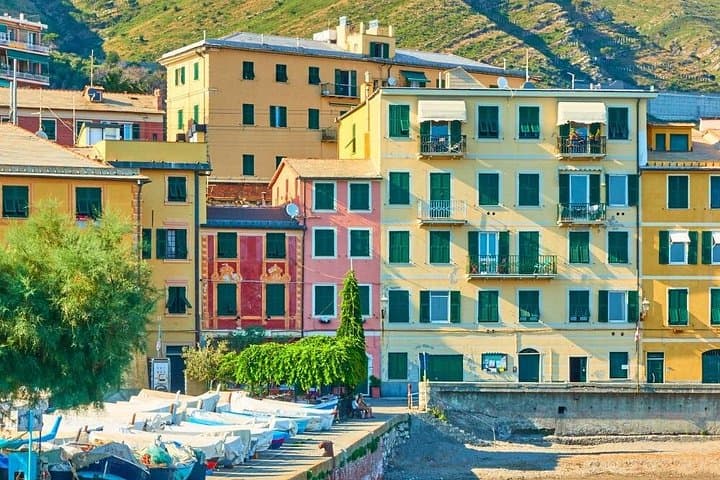 Explore Genova in 120 minutes with a Local