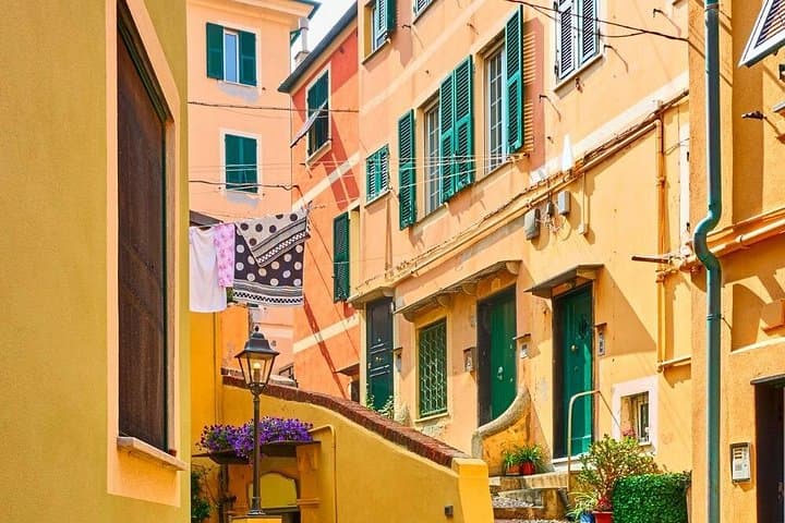 Explore Genova in 120 minutes with a Local