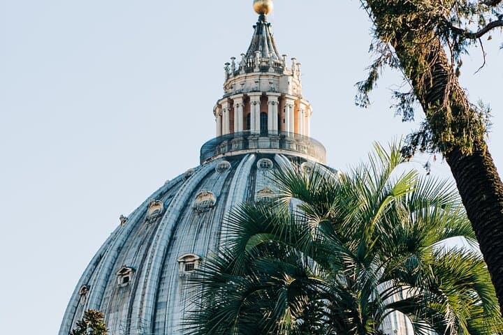 St. Peter's Basilica Tickets with Host