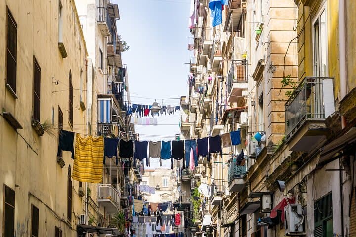 Private transfer from Florence to Naples with 2h of sightseeing