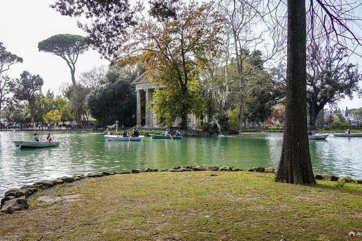 Rome : rowing boat of Lake Villa Borghese + photo shoot