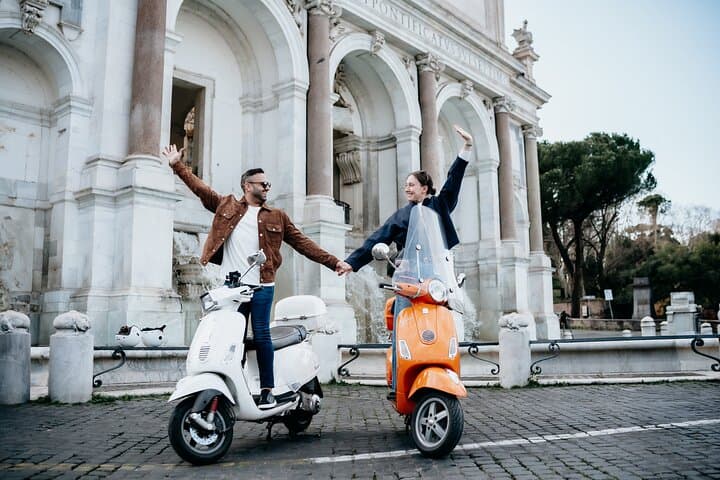 Rome Vespa and Fiat 500 Small Group Tour with Photoshoot option