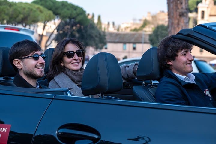 Rome in a Flash: Luxury Cabriolet Tour with Italian Delights
