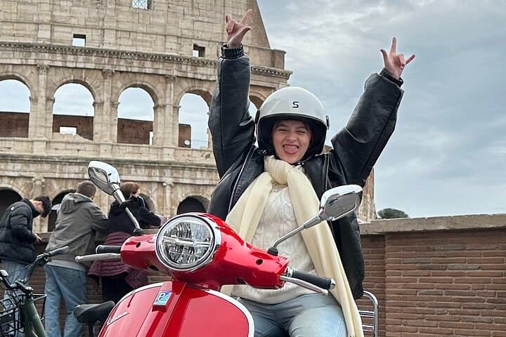 Explore Rome By Vespa